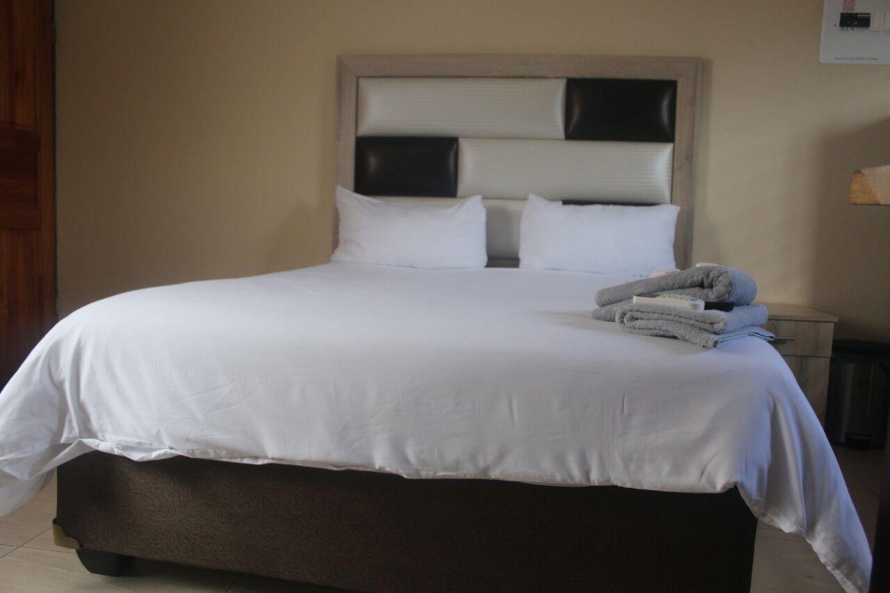 Mbopha Guest House Ulundi ภายนอก รูปภาพ