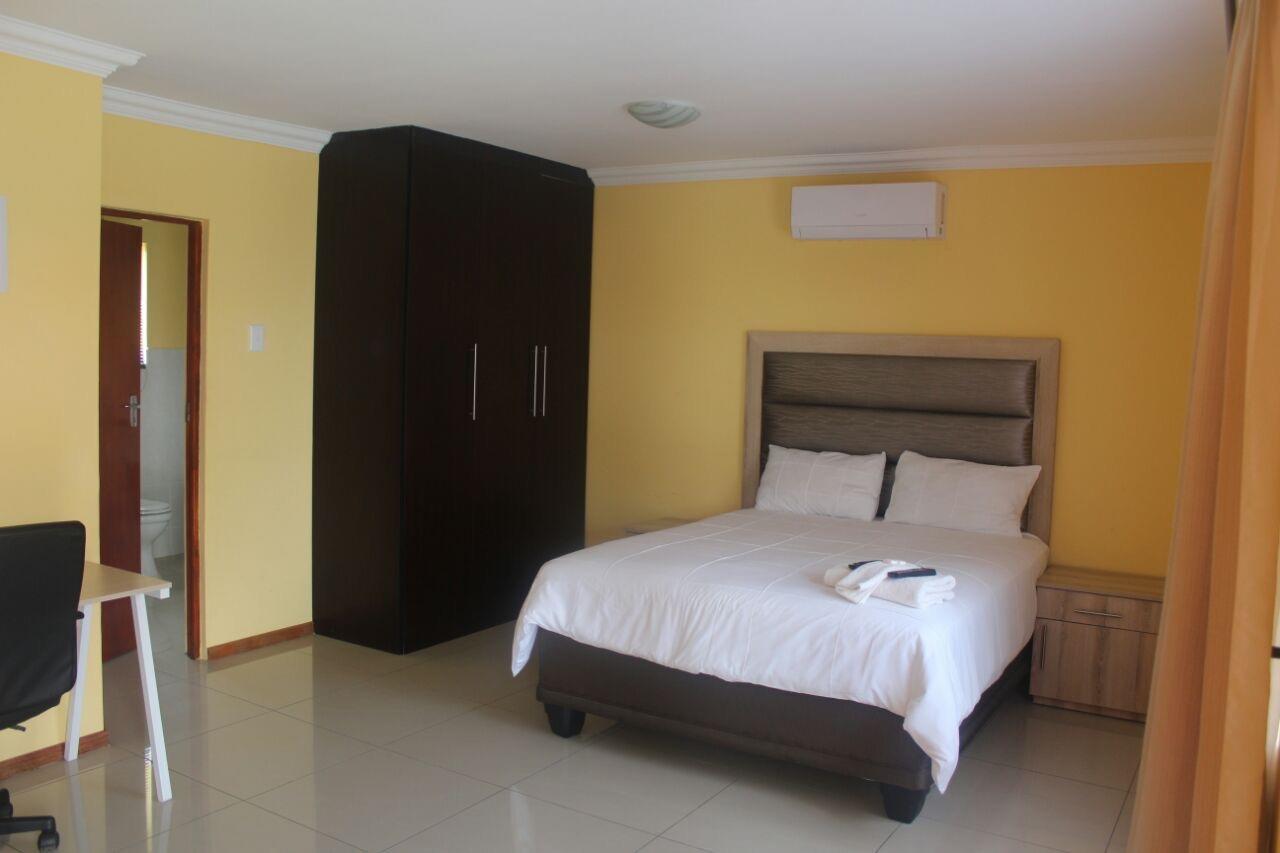 Mbopha Guest House Ulundi ภายนอก รูปภาพ