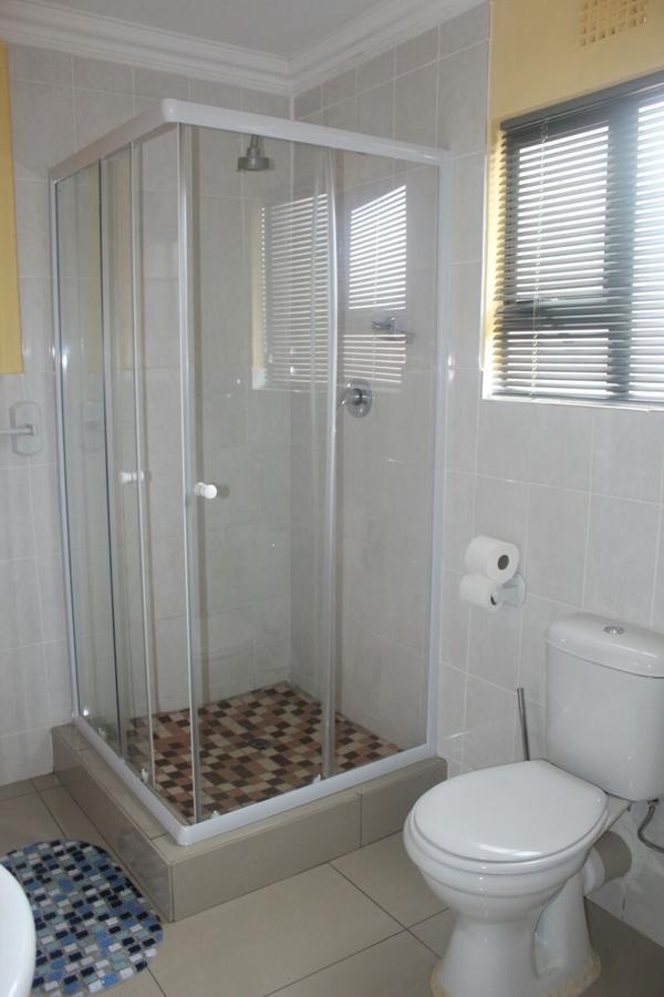 Mbopha Guest House Ulundi ภายนอก รูปภาพ