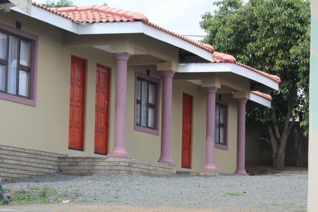 Mbopha Guest House Ulundi ภายนอก รูปภาพ